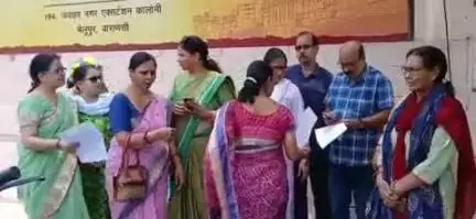 श्री अग्रसेन कन्या पीजी कॉलेज में प्रबंधकीय शिक्षकों को सेवा मुक्त करने पर PM के संसदीय कार्यालय पर सौंपा गया पत्रक