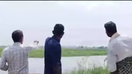 ములుగు: బోరు నర్సాపురం చెరువు కబ్జాకు గురవుతుంది సమస్యను పరిష్కరించాలి: రైతులు #localissue