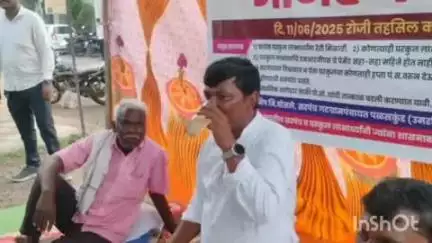 राळेगाव: शहरातील तहसील कार्यालयासमोर सुरू असलेल्या सरपंच वनिष घोसले यांच्या उपोषणाची आज सांगता