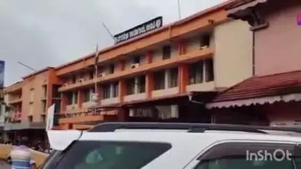 ಉಡುಪಿ: ಉಡುಪಿ ನಗರಸಭೆ ಕಚೇರಿಗೆ ಸರಿಯಾದ ಪಾರ್ಕಿಂಗ್ ವ್ಯವಸ್ಥೆಯಿಲ್ಲದೆ, ಸಾರ್ವಜನಿಕರಿಗೆ ತೊಂದರೆ#localissue