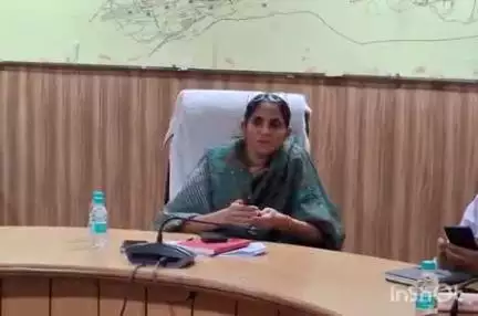हरिद्वार: कुंभ मेलाधिकारी सोनिका ने मेला नियंत्रण भवन में DM मयूर दीक्षित और आलाधिकारियों के साथ की बैठक
