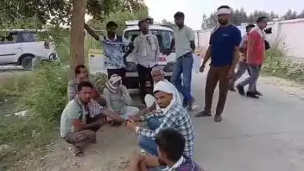 फतेहपुर: सदर कोतवाली के RTO ऑफिस के सामने गैराज में संदिग्ध परिस्थितियों में फंसी के फंदे पर लटका मिला वेल्डिंग मिस्त्री का शव
