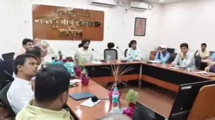 मधेपुरा: झल्लू बाबू सभागार में जिला स्तरीय गजेटियर प्रकाशन को लेकर हुई बैठक