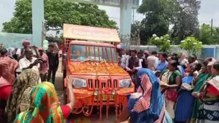 କେନ୍ଦୁଝର ସହର: ବିକାଶ ବାହନକୁ ଡୁମୁରିଆ ଗ୍ରାମ ପଞ୍ଚାୟତରେ ସ୍ୱାଗତ କାର୍ଯ୍ୟକ୍ରମ
