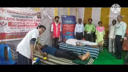 హిందూపురం జిల్లా ప్రభుత్వ ఆసుపత్రిలో రెడ్ క్రాస్ సొసైటీ ఆధ్వర్యంలో ప్రపంచ రక్త దాన దినోత్సవం సందర్భంగా రక్తదాన శిబిరం