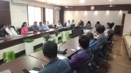 लालबर्रा: कलेक्टर ने कहा: आजीविका परियोजना अधिकारी सप्ताह में 3 दिन क्षेत्रों में रहकर करेंगी फोकस