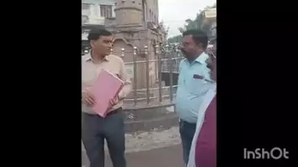 इटारसी: इटारसी नगर पालिका अध्यक्ष ने जयस्तंभ चौक का किया निरीक्षण, सफाई व्यवस्था के लिए कर्मचारियों को दिए निर्देश