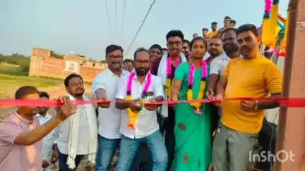 उधवा: पश्चिमी उधवा के हड़मल्ली गांव में विधायक एमटी राजा के प्रयास से लगा 63 केवीए का नया ट्रांसफार्मर, लोगों में खुशी