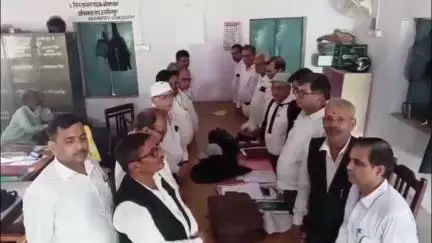 जगदीशपुर: अहमदाबाद विमान हादसे में मृत लोगों के लिए जगदीशपुर अधिवक्ता संघ द्वारा शोक सभा कार्यक्रम का किया गया आयोजन