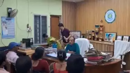 বালুরঘাট: জেলায় প্রথম সাঁওতালি মাধ্যমের বাদমুল্লুক কিস্মত জুনিয়র হাইস্কুলকে মাধ্যমিক স্কুলে উন্নিত করল রাজ্য মধ্যশিক্ষা পর্ষদ