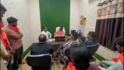 नारायणपुर: स्थानों के मनमर्जी नामकरण पर बजरंग दल ने किया विरोध, CMO को ज्ञापन सौंप नगर में सौहार्द बिगाड़ने की जताई आशंका