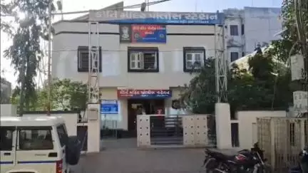 શહેરની કીર્તિ મંદિર પોલીસે સાઇબર ફ્રોડમાં ગયેલ રકમ અરજદારને ત્વરિત પરત અપાવી
