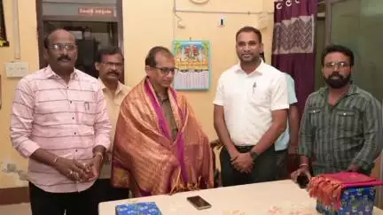 కడప: డీఐ పీఆర్వోగా సత్యసాయి జిల్లాకు బదిలీపై వెళ్తున్న పి. వేణుగోపాలరెడ్డిని ఆత్మీయ వీడ్కోలు పలికిన సిబ్బంది
