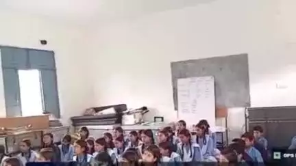चम्पावत: मौराडी क्षेत्र में जिला विधिक सेवा प्राधिकरण ने आयोजित किया जागरूकता कार्यक्रम