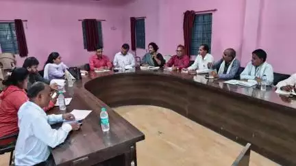 मोहन बड़ोदिया: जनपद पंचायत मोहन बड़ोदिया के सभागृह में स्वच्छता सर्वेक्षण को लेकर हुई बैठक