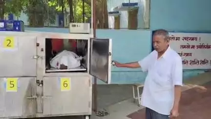 भिंड नगर: कुरथरा गांव के समीप रेलवे ट्रैक पर ट्रेन से कटकर एक युवक की हुई मौत, पुलिस ने मर्ग किया कायम