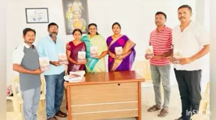 జగిత్యాల: జిల్లా కేంద్రంలో 'కొప్పుల ఒక ప్రస్థానం' పుస్తకాన్ని ఆవిష్కరించిన జడ్పీ మాజీ ఛైర్‌పర్సన్‌ దావ వసంత