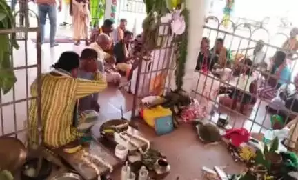 ତଲସରା: କୁସ୍ତୁନା ଗ୍ରାମରେ ଅନୁଷ୍ଠିତ ଅଷ୍ଟ ପ୍ରହରୀ ନାମ ସଂକୀର୍ତ୍ତନ କାର୍ଯ୍ୟକ୍ରମରେ ଯୋଗଦେଲେ ଉପ ବାଚସ୍ପତି