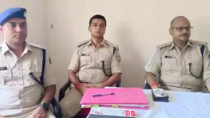 रंका: पुलिस अधीक्षक ने रंका अनुमंडल के थाना प्रभारियों के साथ समीक्षा बैठक की