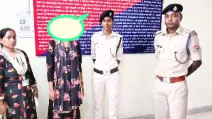 गया टाउन सीडी ब्लॉक: गया रेलवे जंक्शन पर RPF ने नाबालिग लड़की को किया रेस्क्यू, बॉयफ्रेंड से मिलने आई थी स्टेशन