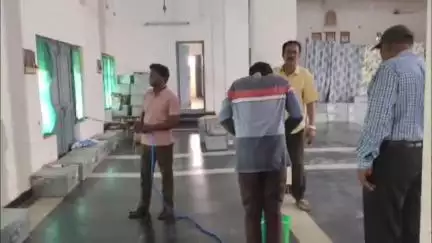 వట్లూరు గురుకులంలో దోమల నివారణకు మలాథియన్ స్ప్రే, వర్షాకాలంలో హాస్టల్ విద్యార్థులు అప్రమత్తంగా ఉండాలని సూచన