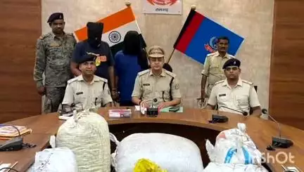 रामगढ़: पुलिस ने 128.7 किग्रा अवैध डोडा ज़ब्त कर चालक और उपचालक को किया गिरफ्तार, पुलिस अधीक्षक ने की प्रेस कॉन्फ्रेंस