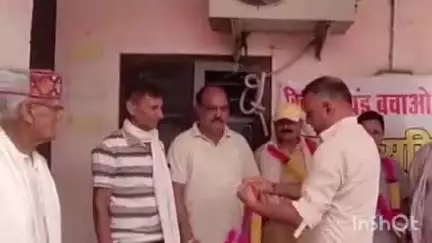 नगरोटा सूरियां: विकासखंड कार्यालय नगरोटा सूरिया को जवाली स्थानांतरण के विरोध में दूसरे दिन भी जारी रहा क्रमिक धरना प्रदर्शन
