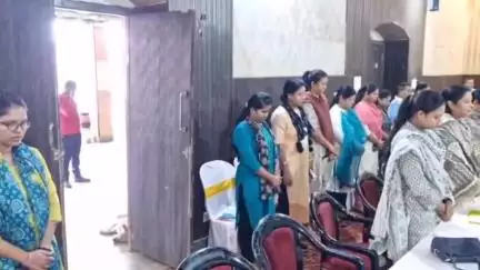 बालाघाट: विमान हादसे के कारण नगर पालिका कार्यालय में आयोजित सामान्य सभा की बैठक स्थगित, मृतकों को दी श्रद्धांजलि