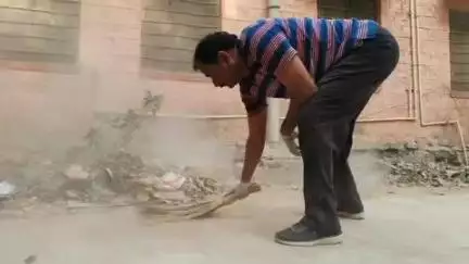 बाड़मेर: वंदे गंगा, जल संरक्षण जन अभियान में जलदाय विभाग के अधिकारियों ने किया श्रमदान