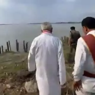 गोगरी: डीएम ने गोगरी प्रखंड के बलतरा और वीरबास में कटाव निरोधी कार्य का जायजा लिया