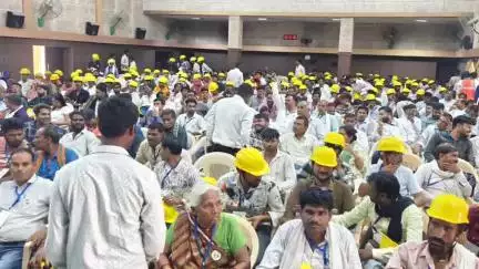 रामगंजमण्डी: मोड़क में 'अपनो गांव, साफ सुथारो गांव' अंतर्गत उन्मुखीकरण कार्यक्रम आयोजित, 750 सफाई कर्मचारियों ने लिया भाग