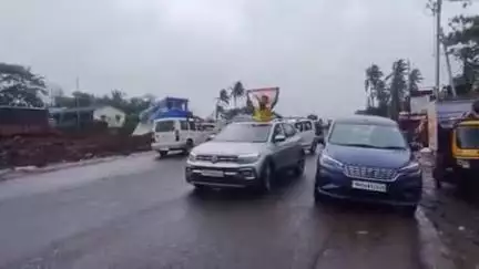 रत्नागिरी: कॉम्रेड मॅरेथॉन धावणारे धावपटू प्रसाद देवस्थळी यांचे रत्नागिरीतील साळवी स्टॉप येथे करण्यात आले स्वागत