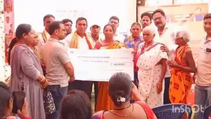 ଲାଞ୍ଜିଗଡ: ଲାଞ୍ଜିଗଡ଼ ପଞ୍ଚାୟତ ଠାରେ ବିକାଶ ବାହାନର ସ୍ବାଗତ, ସରକାରଙ୍କ ଜନ ହିତକର ଯୋଜନା ସମ୍ବନ୍ଧରେ ଲୋକଙ୍କୁ ଅବଗତ କଲେ ବିଭାଗୀୟ ଅଧିକାରୀ