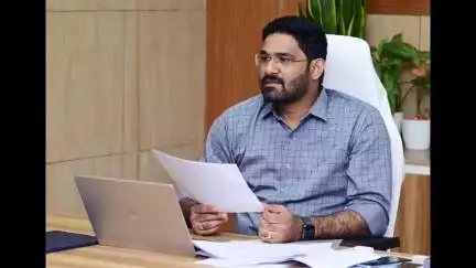 భీమవరం: కాలువలు, చెరువులు ట్యాంక్ గట్లు రక్షణ కోసం జాయింట్ కలెక్టర్ రాహుల్ కుమార్ రెడ్డి అధ్యక్షతన వాచ్ డాగ్ కమిటీ సమీక్ష