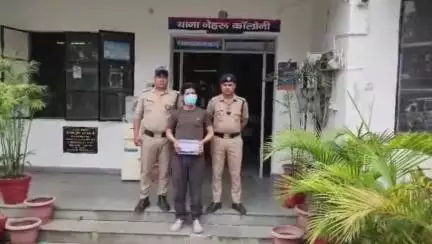 देहरादून: कैंट कोतवाली पुलिस ने गुरुवार को गिरफ्तार शातिर वाहन चोर को कोर्ट में पेश किया, भेजा गया जेल