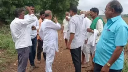 ಕುಂದಗೋಳ: ಕುಂದಗೋಳ ಮತಕ್ಷೇತ್ರದಲ್ಲಿ ಅತಿವೃಷ್ಟಿಯಿಂದಾಗಿ ಹಾನಿಗೀಡಾದ ಪ್ರದೇಶಗಳಿಗೆ ಭೇಟಿ ನೀಡಿ ಪರಿಶೀಲನೆ ನಡೆಸಿದ ಶಾಸಕ ಎಂ.ಆರ್. ಪಾಟೀಲ್