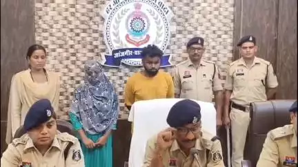 जांजगीर: जांजगीर के सिटी कोतवाली क्षेत्र में हनी ट्रैप में फंसाकर 17 लाख रुपये की फिरौती मांगने वाले 2 आरोपियों को पुलिस ने गिरफ्तार किया