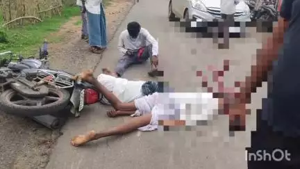 అదిలాబాద్ అర్బన్: సాత్నాల మండలం సైద్ పూర్ వద్ద రోడ్డు ప్రమాదం ఇద్దరికి తీవ్ర గాయాలు పరిస్థితి విషమం