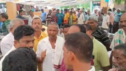 ନୟାଗଡ: ଗ୍ରାମ ସୀମା ବିବାଦକୁ ନେଇ ଦପରନାରାୟଣ ରାଜସ୍ବ ନୀରିକ୍ଷକ ଙ୍କ କାର୍ଯ୍ୟାଳୟ ବିକ୍ଷୋପ ପ୍ରଦର୍ଶନ #jansamasya