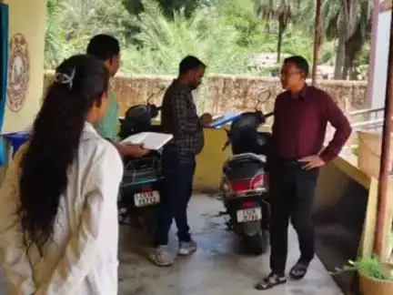 सुकमा: कलेक्टर ने दोरनापाल और पेंटा स्वास्थ्य केंद्रों तथा पीडीएस दुकानों का किया औचक निरीक्षण