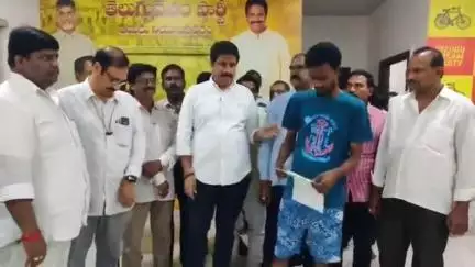 తణుకు: సీఎం రిలీఫ్ ఫండ్ చెక్కులు 23 మంది లబ్ధిదారులకు అందజేసిన ఎమ్మెల్యే రాధాకృష్ణ