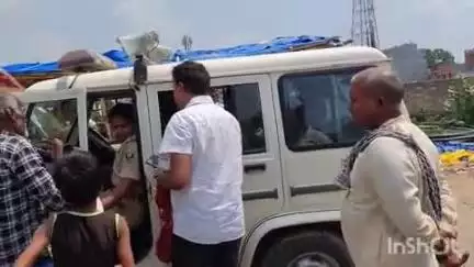 खगड़िया: सन्हौली पोखर के पास मोबाइल छीनकर भाग रहे किशोर को लोगों ने पकड़ा, पुलिस को सौंपा