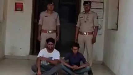 વાલિયા: વાલિયા પોલીસ મથકના પ્રોહીબિશન એકટના ગુનામાં સંડોવાયેલ બે આરોપીઓને ઝડપી પાડ્યા હતાં.