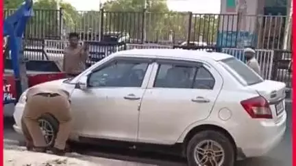 पानीपत: पानीपत ट्रैफिक पुलिस की बड़ी कार्रवाई, जीटी रोड पर खड़े वाहनों के काटे चालान