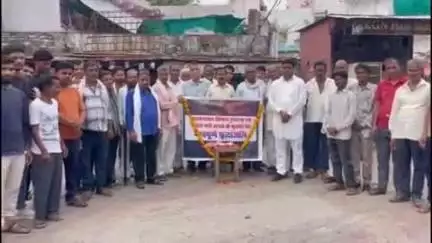 सांगोद: अहमदाबाद विमान हादसे और बनास नदी में डूबने से हुई मौत पर कांग्रेस जनों ने शोकसभा का आयोजन कर दी श्रद्धांजलि