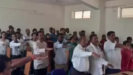 हज़ारीबाग: उपायुक्त: ड्रग्स के कुचक्र को तोड़ो, जीवन से नाता जोड़ो, विद्यार्थियों ने स्लोगन से दिया नशा मुक्ति का संदेश