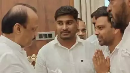 बुलढाणा: मुंबई येथे उपमुख्यमंत्री अजित पवार यांना राष्ट्रवादीचे जिल्हाध्यक्ष ॲड नाझेर काझी यांना विधान परिषदेवर घेण्यासाठी निवेदन