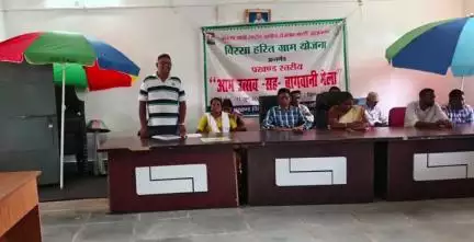 केरसई: केरसई प्रखंड कार्यालय में मनरेगा के तहत आम उत्सव बागवानी मेला आयोजित