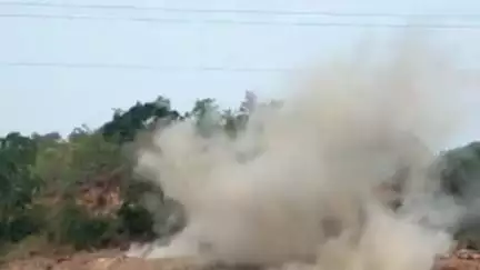चंदेरी: प्राणपुर घाटी पर अनियंत्रित होकर पलटा सीमेंट से भरा एक ट्रक, नहीं हुई कोई जनहानि