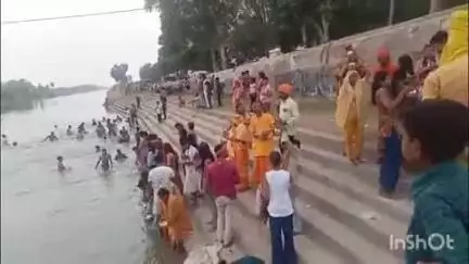 घिरोर: घिरोर क्षेत्र के वनखंडेश्वर धाम पर आज कलश यात्रा निकाली गई, श्रीमद् भागवत कथा ज्ञान यज्ञ की शुरुआत शुक्रवार को की गई